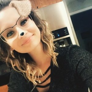 Meet your Posher, Brooke